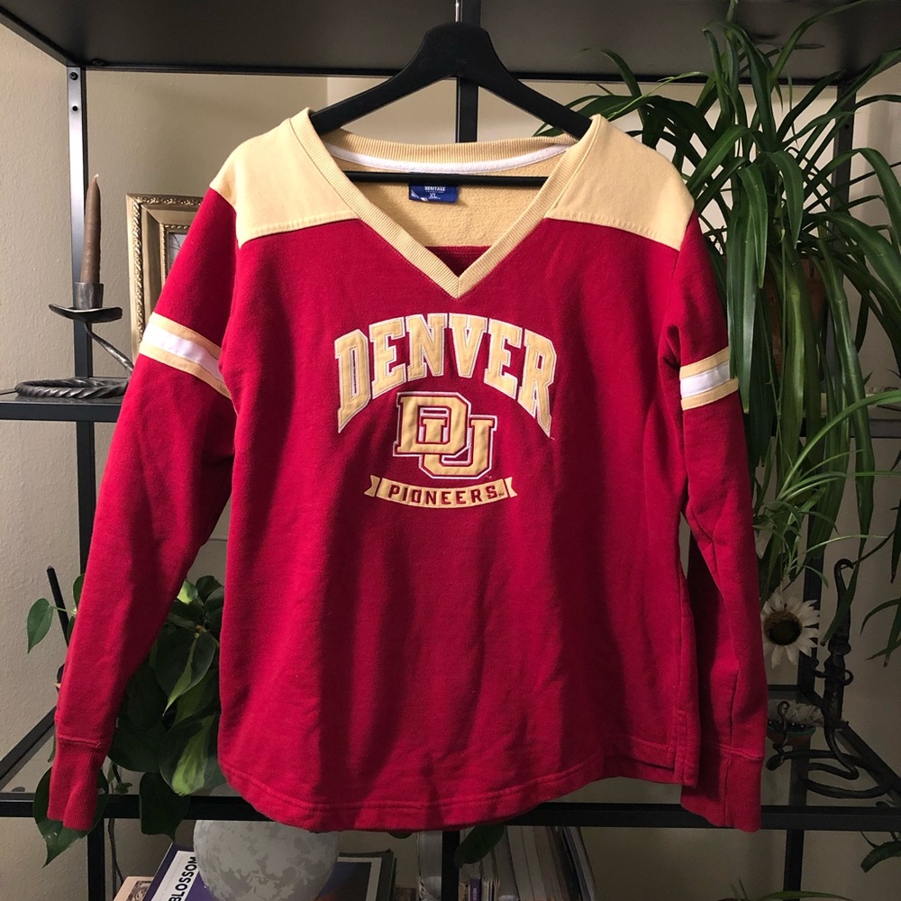 University of Denver women’s hockey shirt - XL